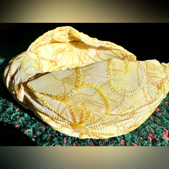 ‼️RARE‼️🎸ANTHROPOLGIE🎸🔥NWOT🔥Yellow Embroidered Sunburst Headband - Picture 8 of 16